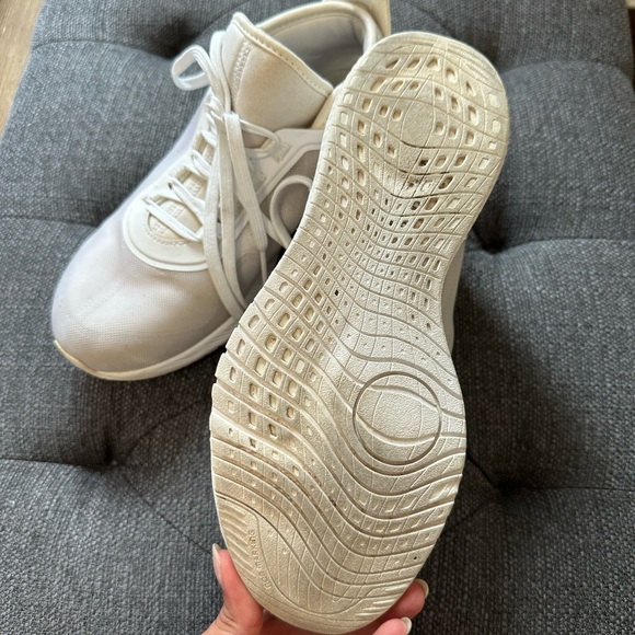 Adidas white mesh running shoes (US 6.5) - Picture 4 of 6